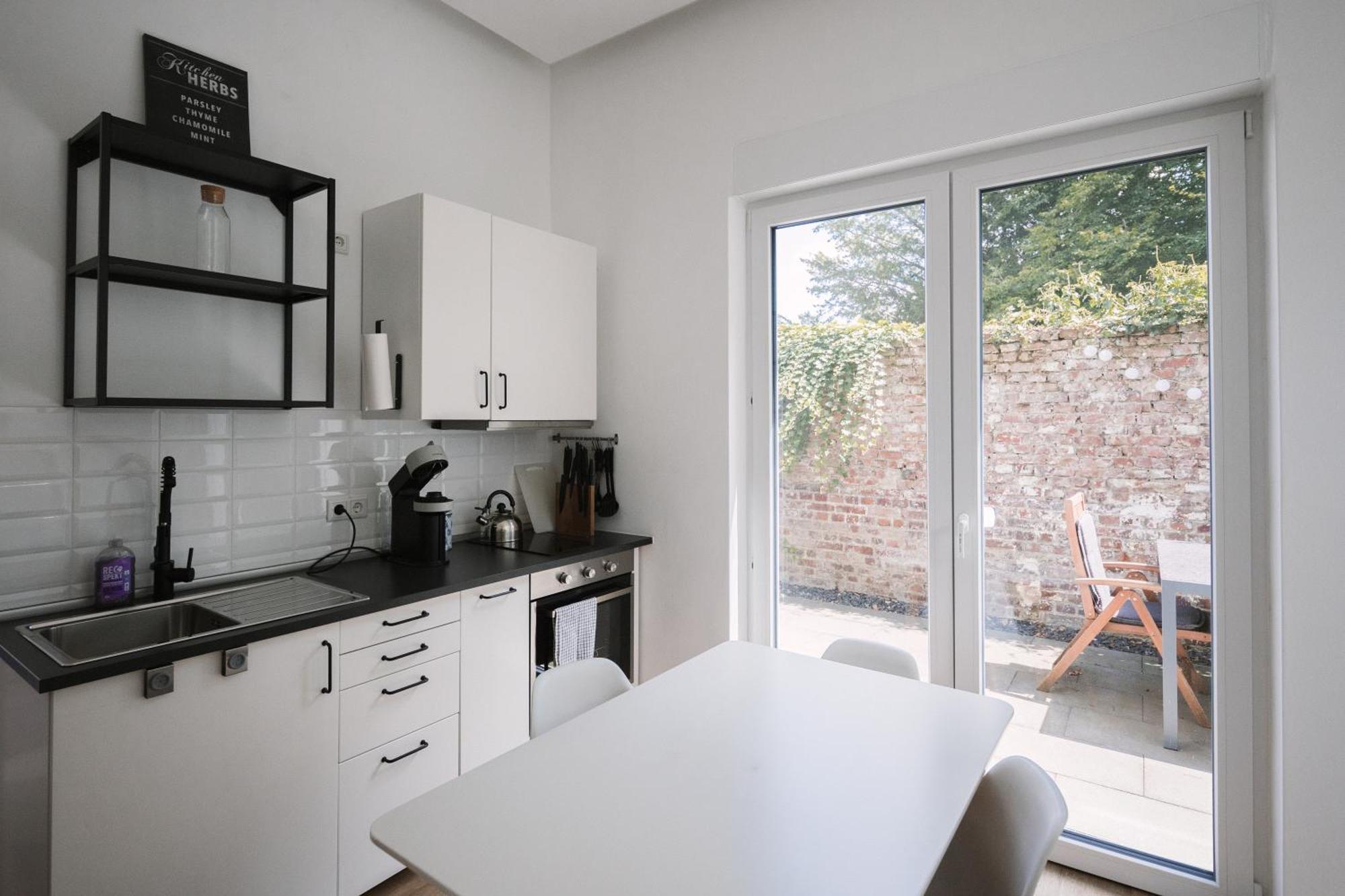 Schoene, Moderne Wohnung Mit Grosszuegiger Terasse إسن المظهر الخارجي الصورة